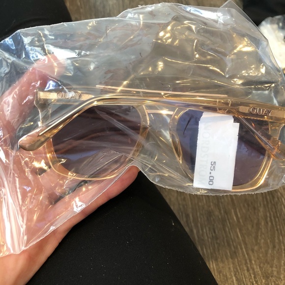 Quay NWT Sweet Dreams Sunglasses Rose / Champagne - Picture 4 of 5